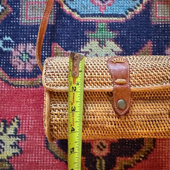 Handwoven Rattan Wicker Crossbody Bag Artisan Made Leather Strap - Picture 3 of 8